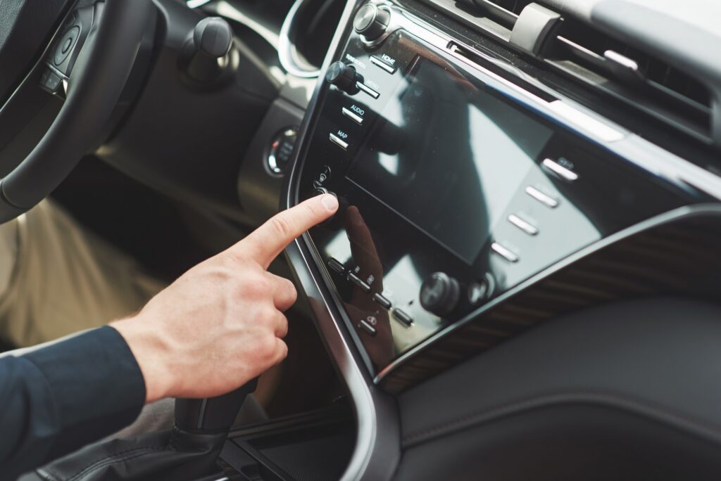 Local v. National Radio Advertising: Making the Right Choice for Your Business image
